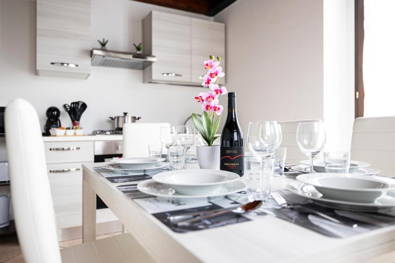 10' Da Malpensa & 1' Dalla Stazione TreniShuttle Apartment Somma Lombardo Exterior foto